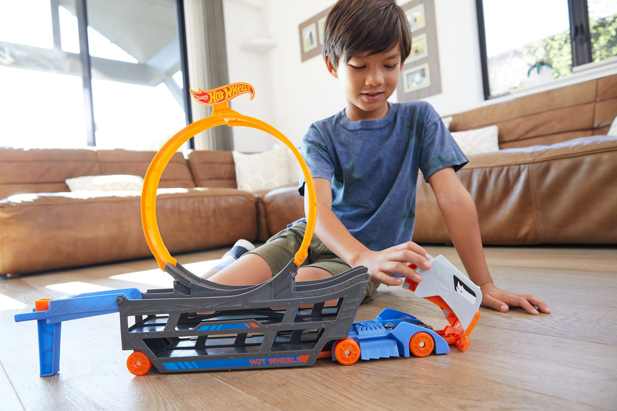 Hot Wheels toy vehicle - Stunt & Go Track Set