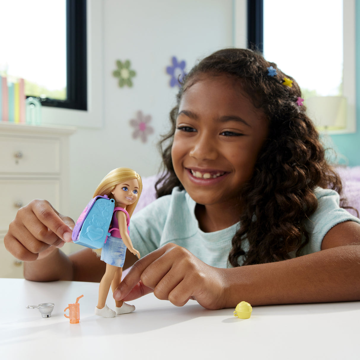 Barbie Chelsea Family & Friends Cupcake Baking Backpack Doll And Accessories